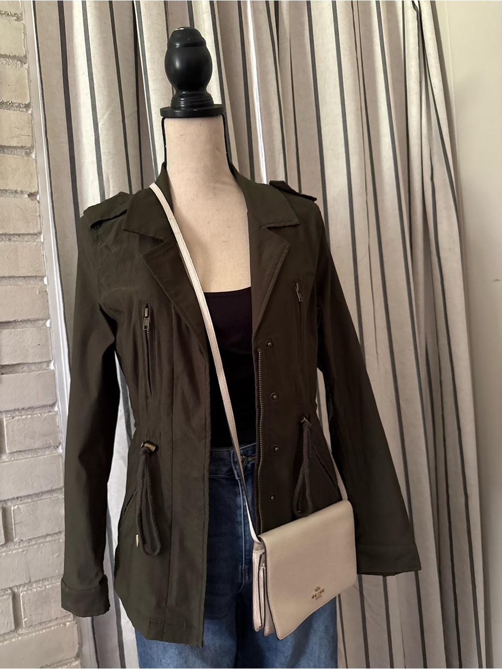 Olive Green Women's Utility Jacket - Stylish Lightweight Coat